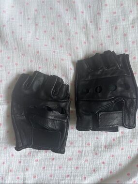 WOMENS Black Fingerless Leather Driving Gloves